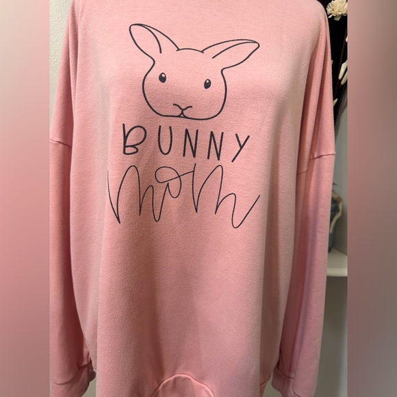 Cozy "Bunny Mom" Pink Sweatshirt - size 2XL Perfect for Animal Lovers - Picture 2 of 9